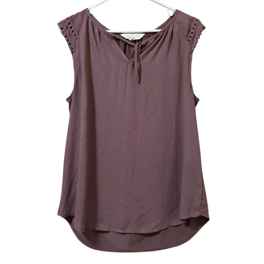 Magnolia Grace Women Size Medium Sleeveless Blouse Crocheted Lightweight Stretch